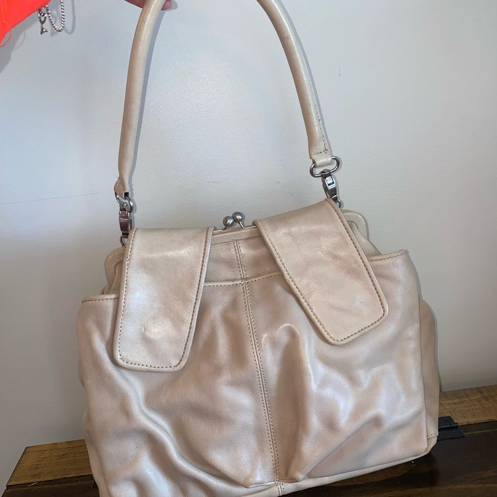 Latino Tan Leather Shoulder Purse Kiss Lock Closure Bag NEW